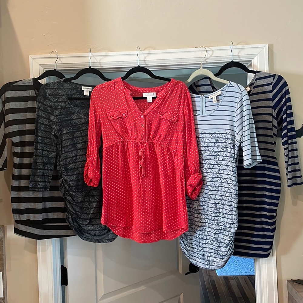Lot of 5 maternity tops